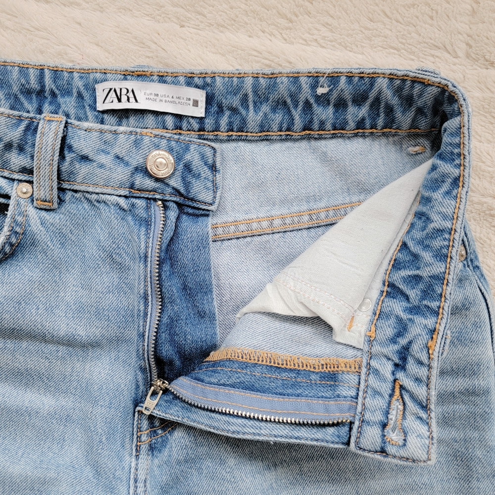 Zara High Rise Light Wash Wide Leg Jeans - Picture 4 of 5